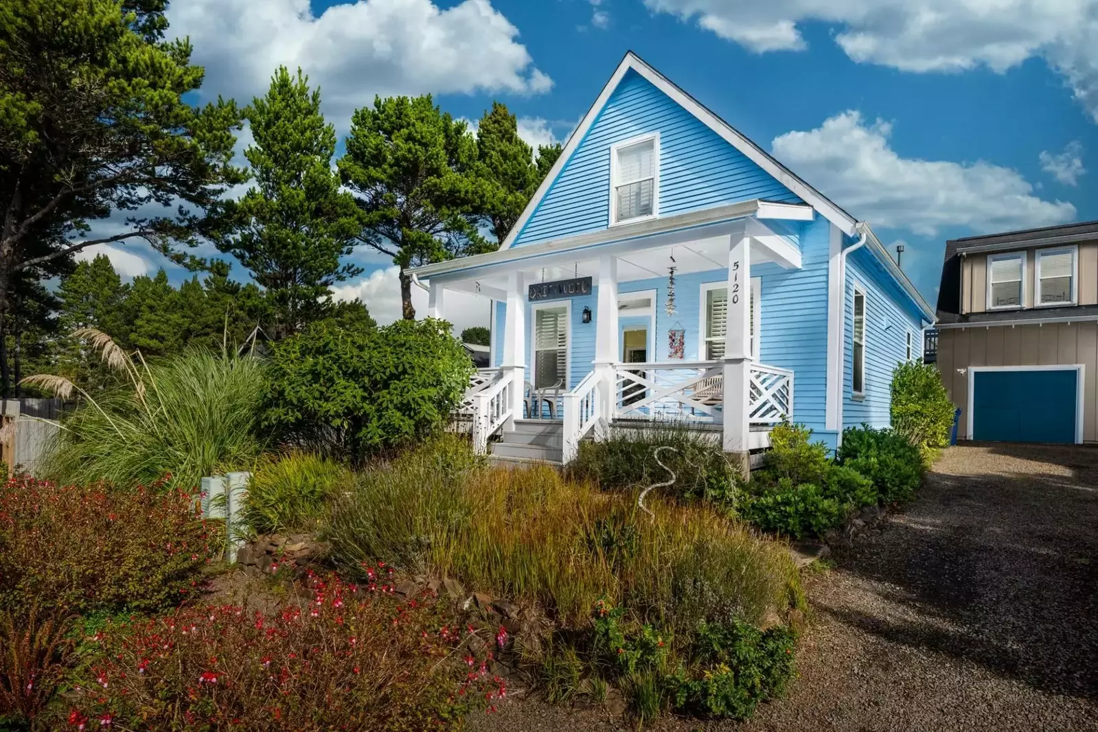 Welcome to Driftwood Bella Beach. We hope we get to host you at this lovely Depoe Bay rental. Please reach out with any questions.