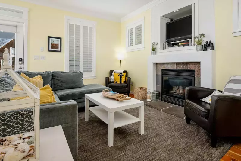 It is very clean, comfortable and has lots of space.  -Sharon