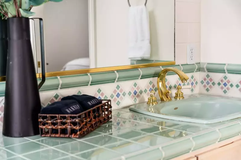 "Beautiful property. Quiet, private and perfect for birders. We enjoyed sunsets on the deck - great place to stay." - Brian