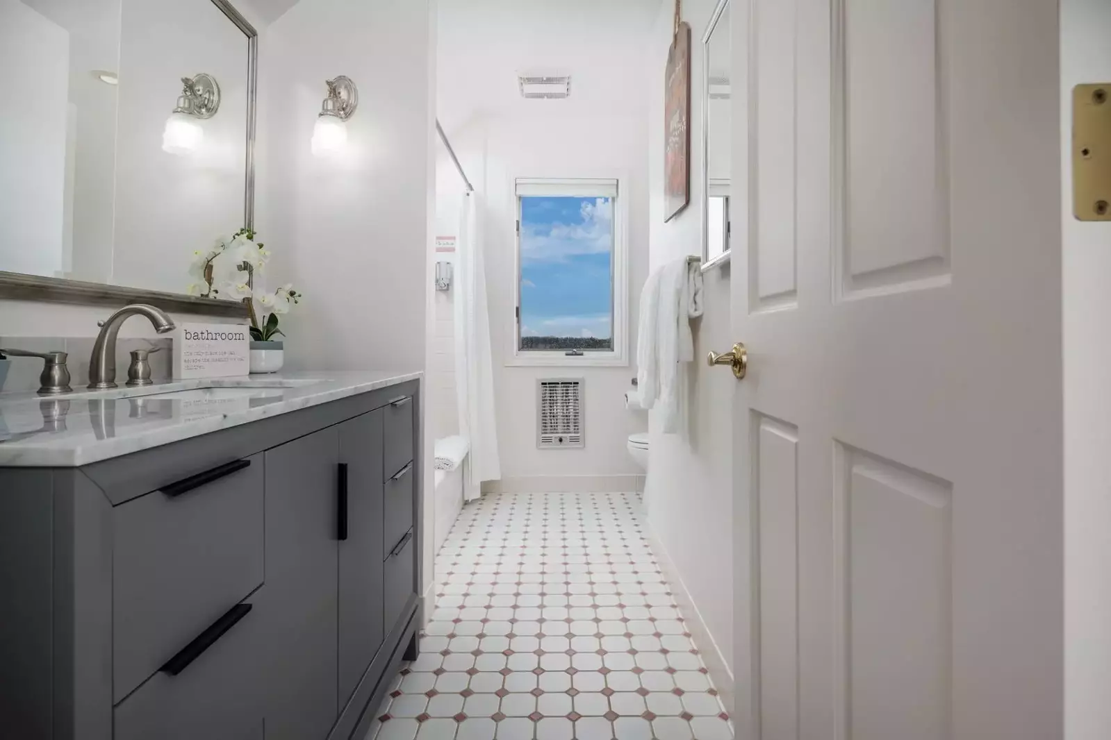 "Thanks for the great stay! Beautiful views and location, and very comfortable space." - Keni