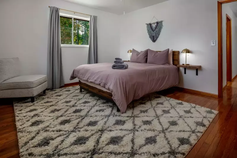 "Comfy beds." - Linda