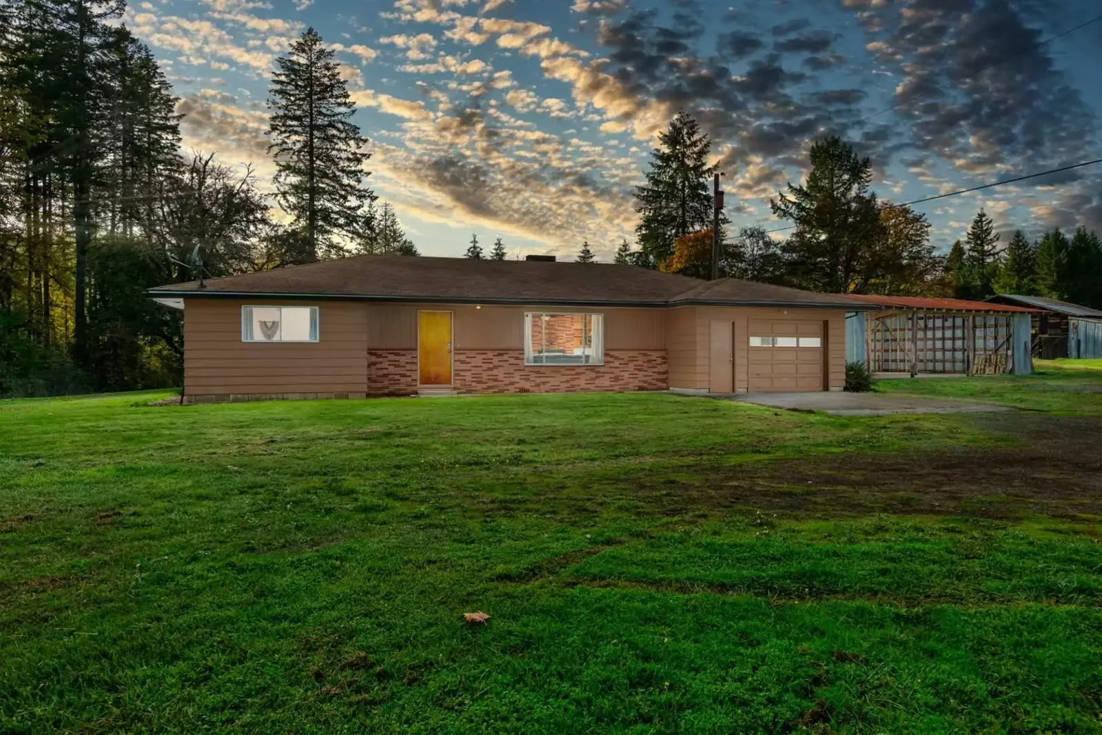 "Very private and quiet escape in a very clean and well maintained property." - James W.