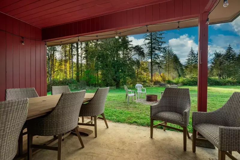 "House had everything we needed and I loved sitting outside in the morning with coffee and a book. Area is peaceful." - Jacqueline