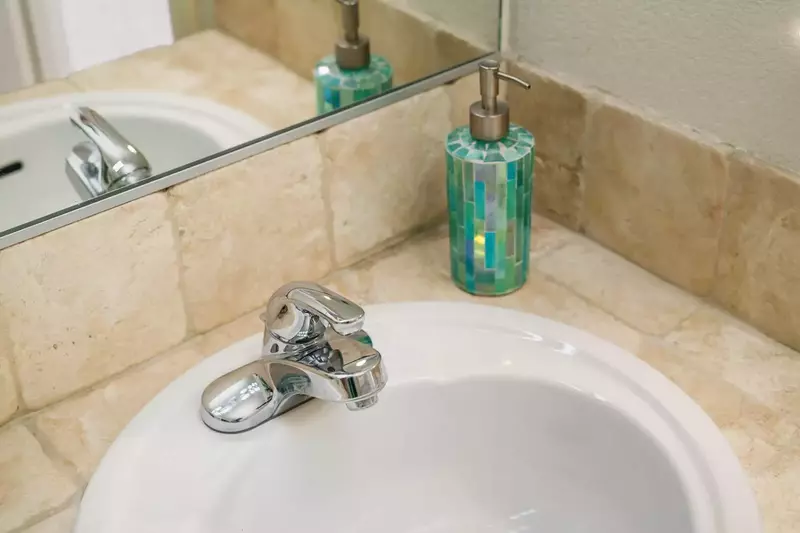 With 2.5 bathrooms everyone staying here has ample privacy.