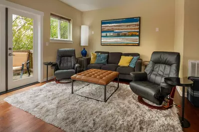 It was great! Nice size townhouse well-decorated.  -Janet