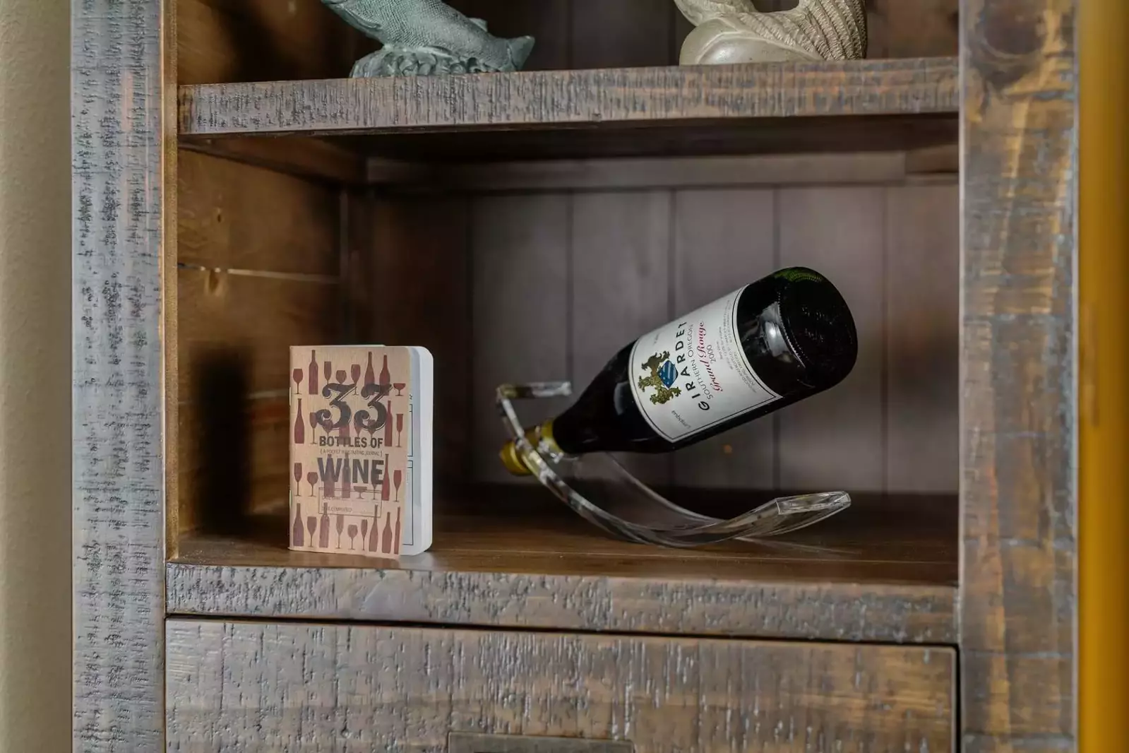 The bottle of Oregon wine was a great touch. Would stay again!  -Devin