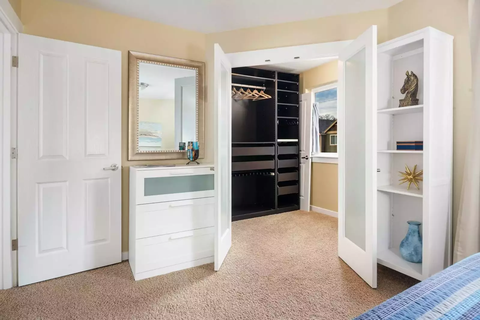 "Plenty of towels, comfortable beds, well appointed. Master bedroom has a great closet, large bathroom, would stay here again" Susan, Alameda CA