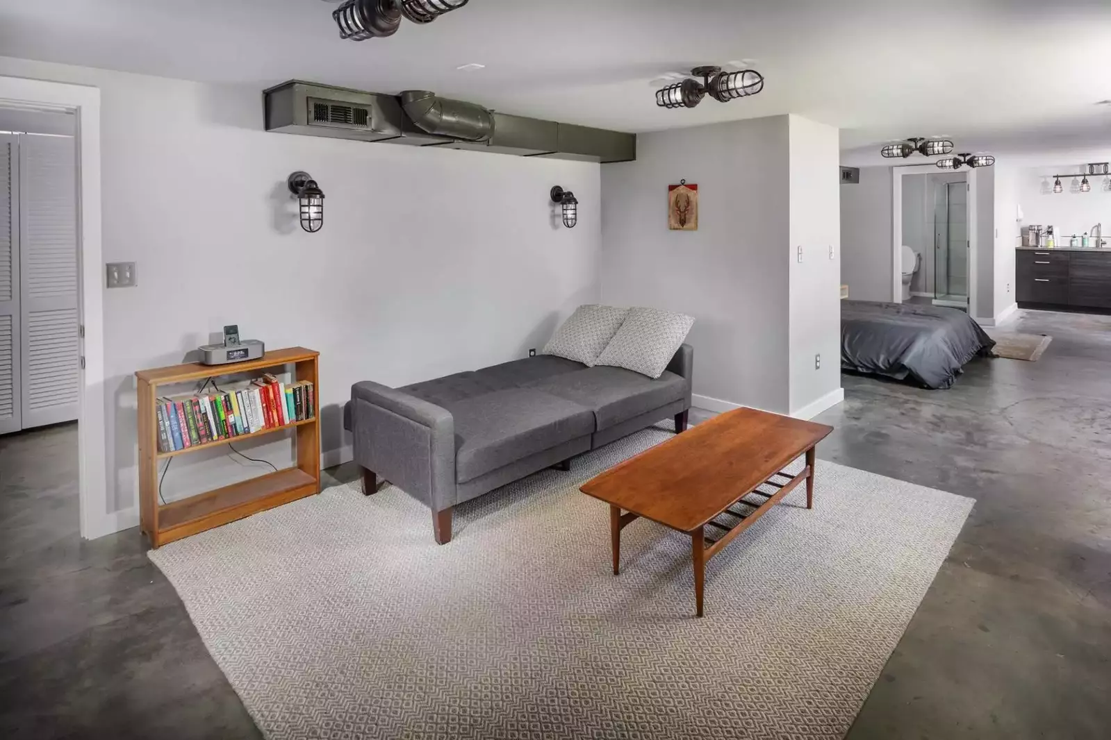 The bathroom was clean and roomy and the towels were of excellent quality. -Anne A.