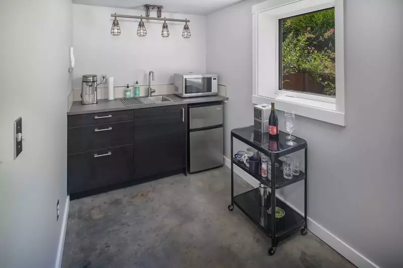 Easy and safe street parking, well appointed space with a desk for working, small kitchenette.  -Beth L.