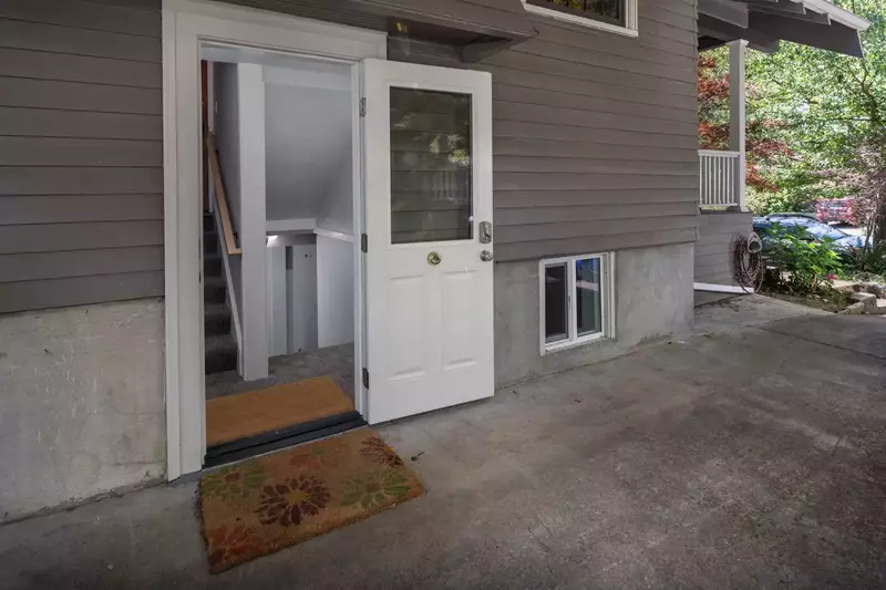 Felt very private and slept very well. We will definitely stay here again. -Guest