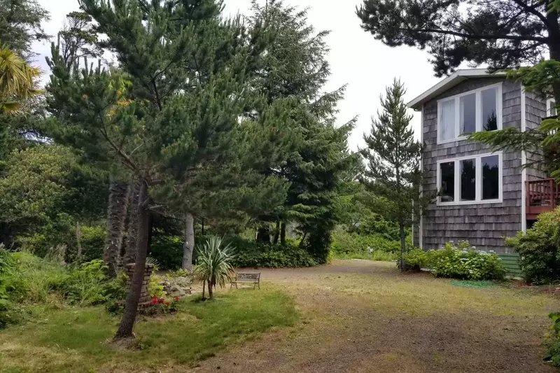 Driveway Loop To Parking And Retreat