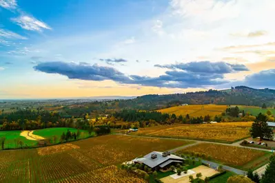 Beautiful home with an amazing view! I highly recommend staying here.  -Jazmin