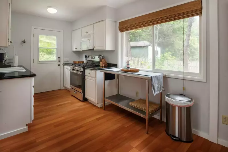 Full kitchen and new appliances available for your cooking desires