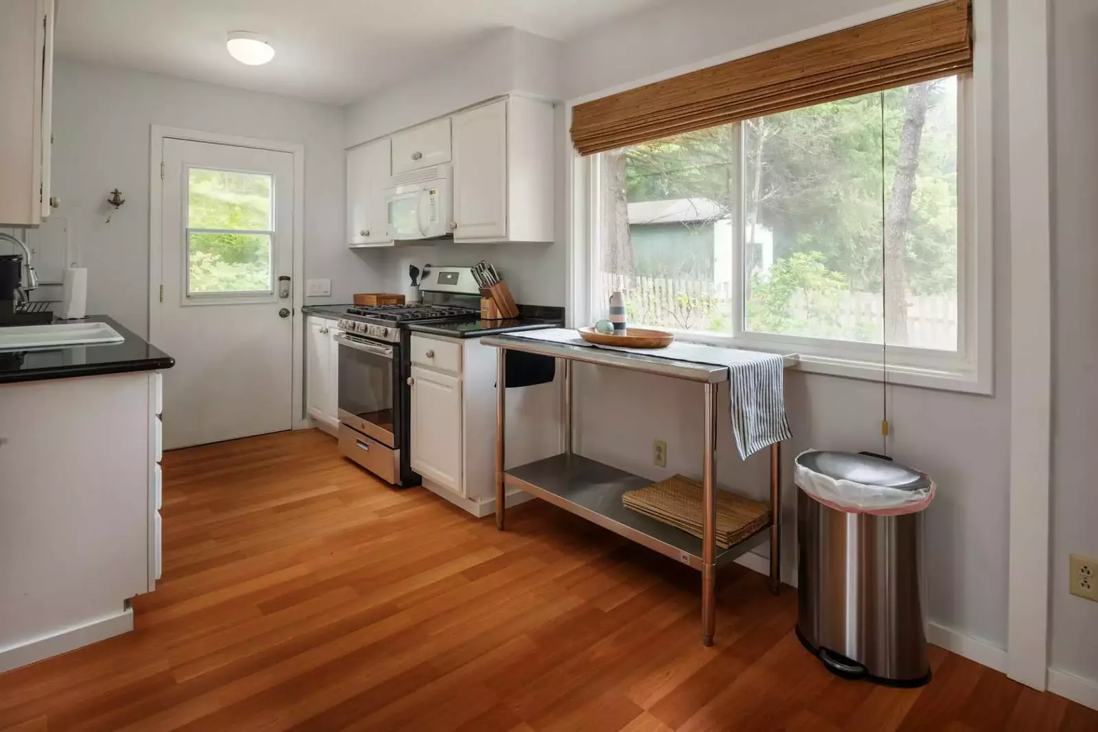 Full kitchen and new appliances available for your cooking desires