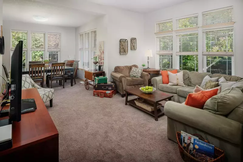 The place was spacious, clean and organized.  -Roxana