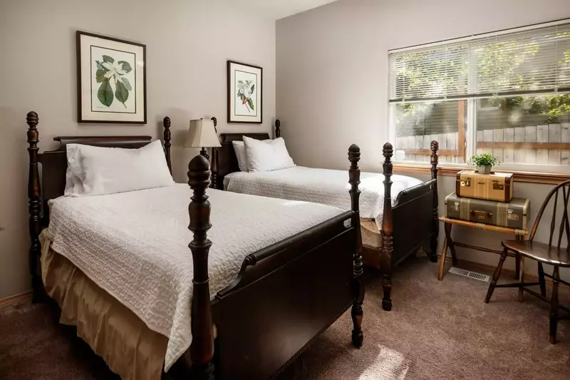 I loved the home. It felt comfortable like my own home.  -Laura H.