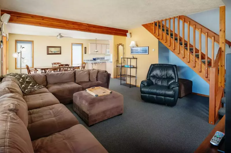 Cute, clean house with balconies and a beautiful view of the river. Short walk to a gorgeous beach.  -Carley