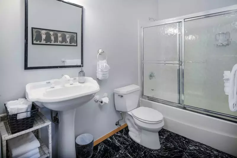 House was super clean and comfortable!  -Nichole