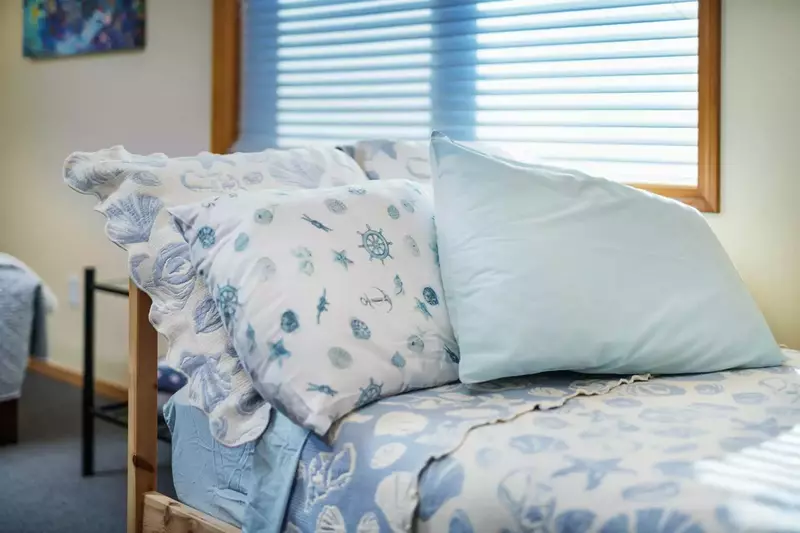 "Great Place - Great View of river and easy access to beach. Would recommend!" - Matt