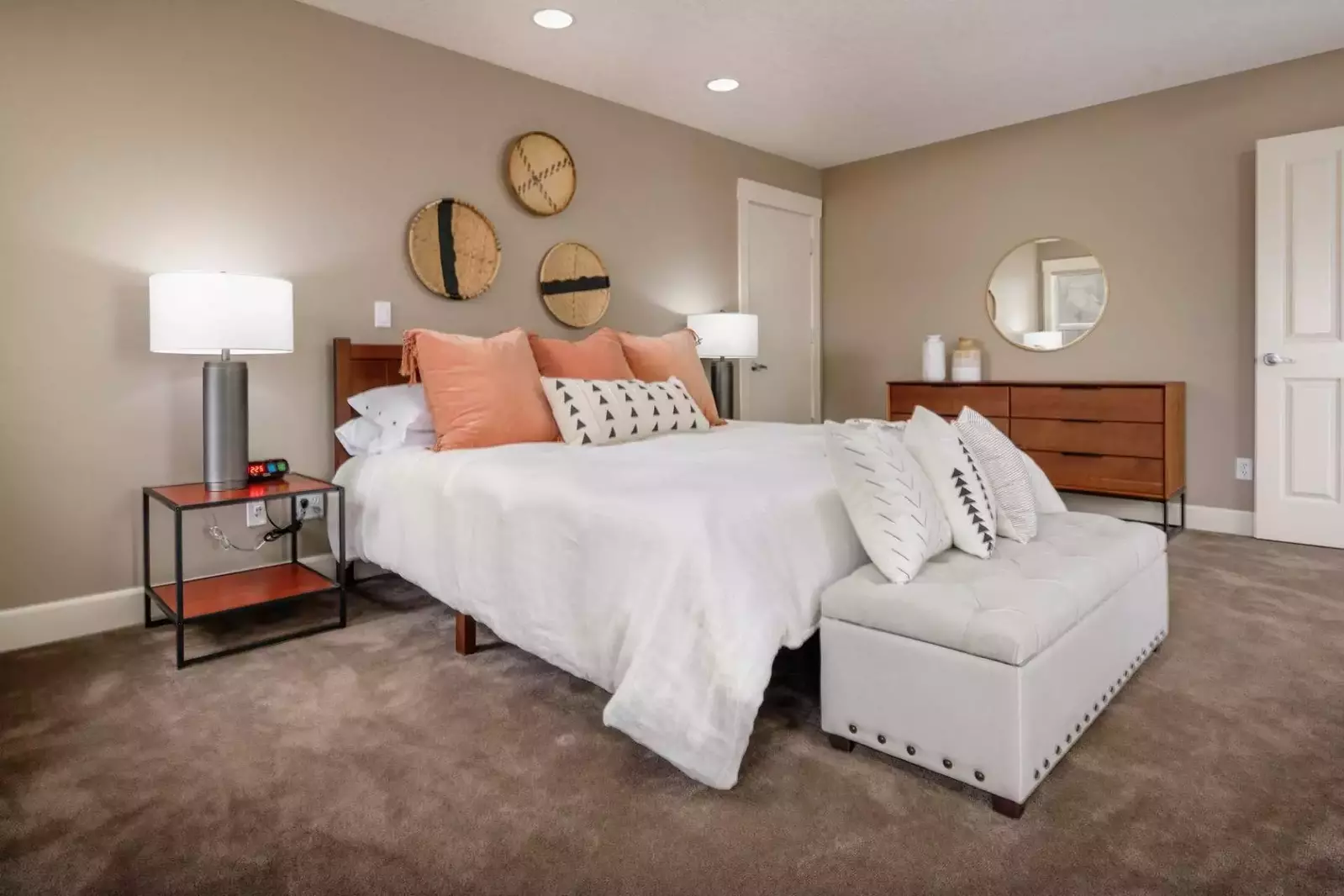 "The house is super spacious, every room was clean, the decor was amazing and it felt really homey overall." - Alilia