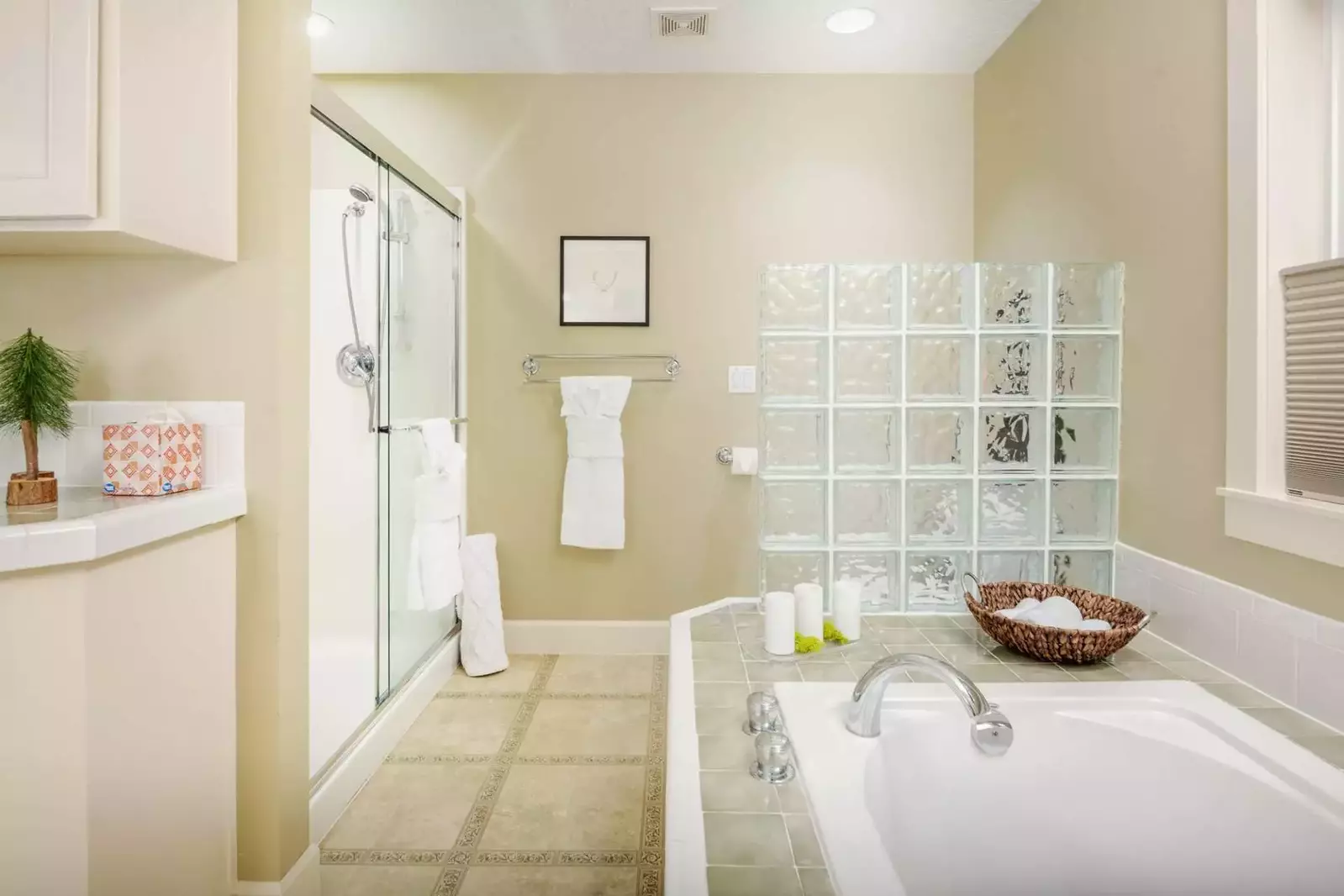 "I have to say, it's the best property rental we've ever had. Five bedrooms were perfect for our group" - Faith