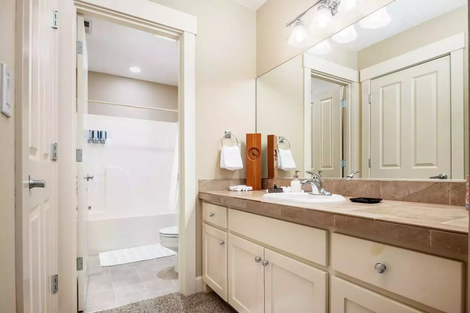 "We had a lovely stay. The house was clean and spacious. Would stay again!" - Amanda