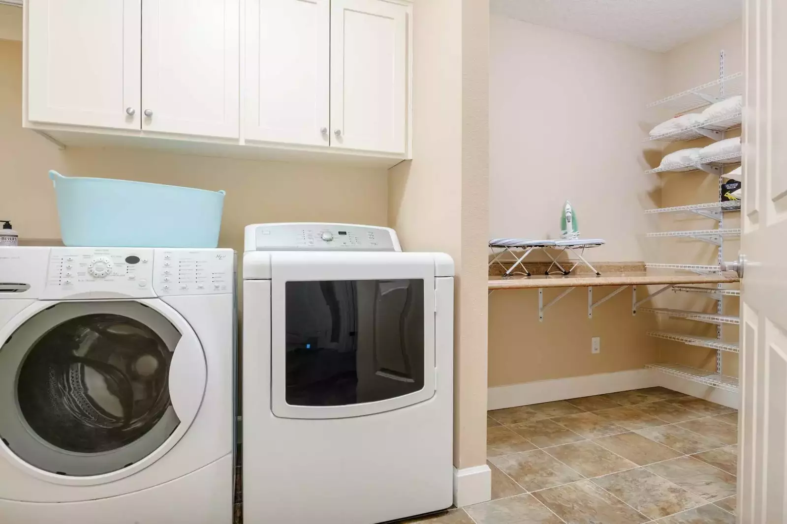 "12 of us slept very comfortably. We had a tremendous time! I highly recommend this place." - Neil