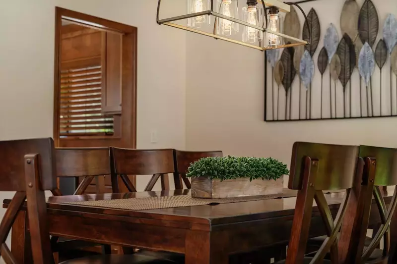 Cross over in Oregon City and see multiple landmarks such as Willamette Falls, the Municipal Elevator, and more!