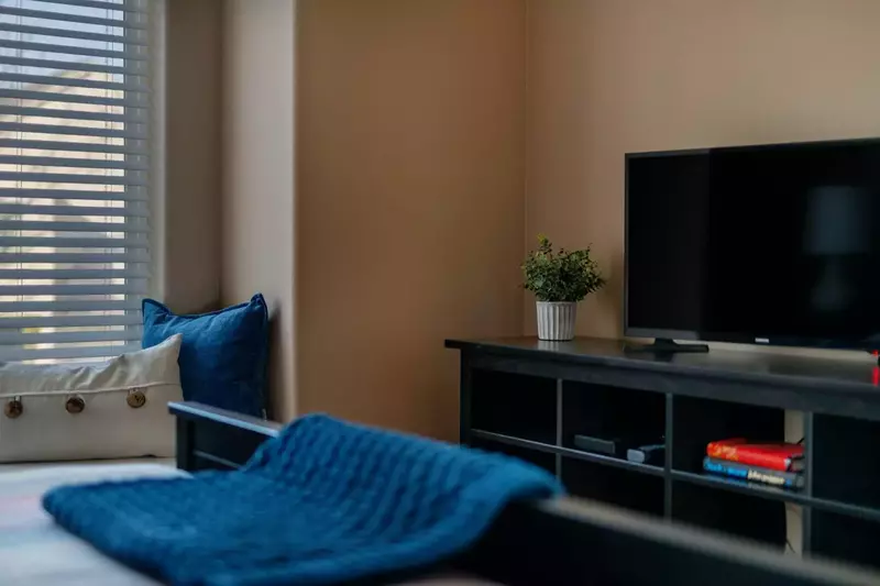 What a beautiful, cozy home!   -Edward R.