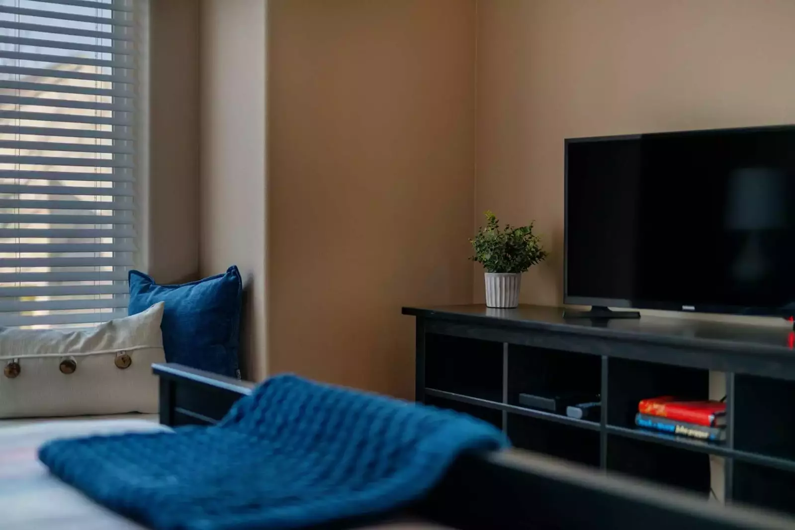 What a beautiful, cozy home!   -Edward R.