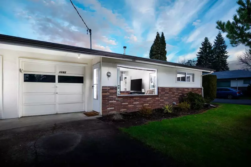 Beautifully renovated space, with all essentials provided. Location is great and everything you might need is nearby.  -Matt