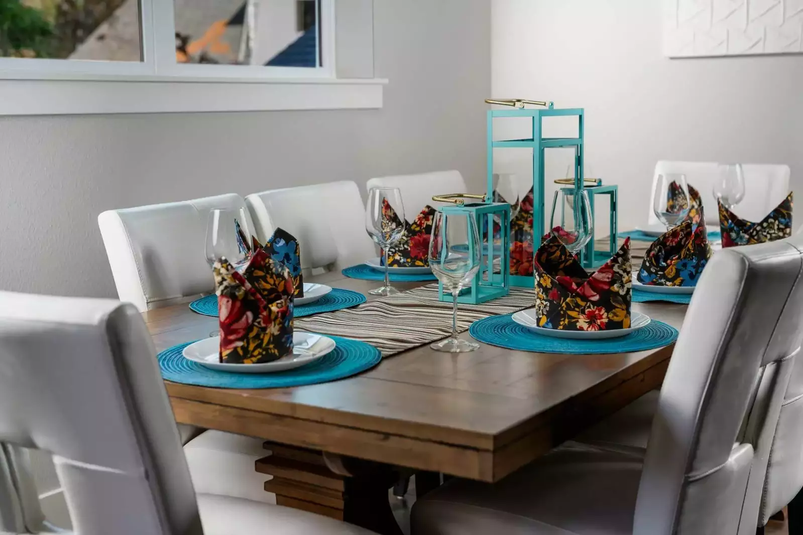 It is a clean and comfortable place and I would recommend this to group events.  -Hou