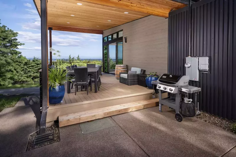 "The modern house is well laid out for grilling on the spacious deck and preparing meals." - Lonnie R.