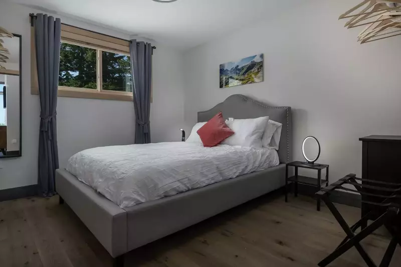 "Bed and linens were comfortable and clean." - Keith P.