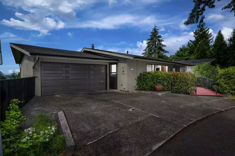 "We loved this house and the location! It was very well stocked, great to have 3 bedrooms, the view was incredible" KP, Minneapolis MN