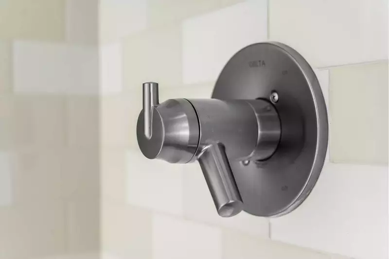 Plenty of hot water in the shower.  -Doris