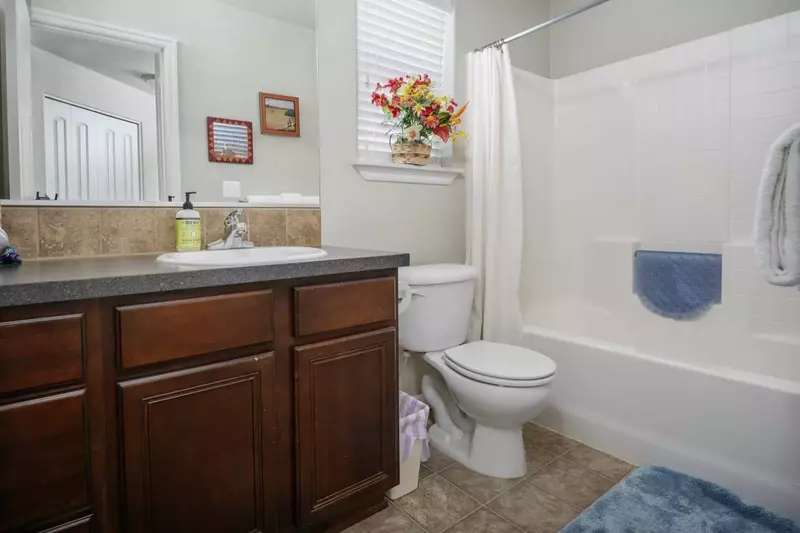 "Ideal location for what we needed, a perfect spot for when we we not visiting wineries or restaurants. Nice, quiet neighborhood" - Michael