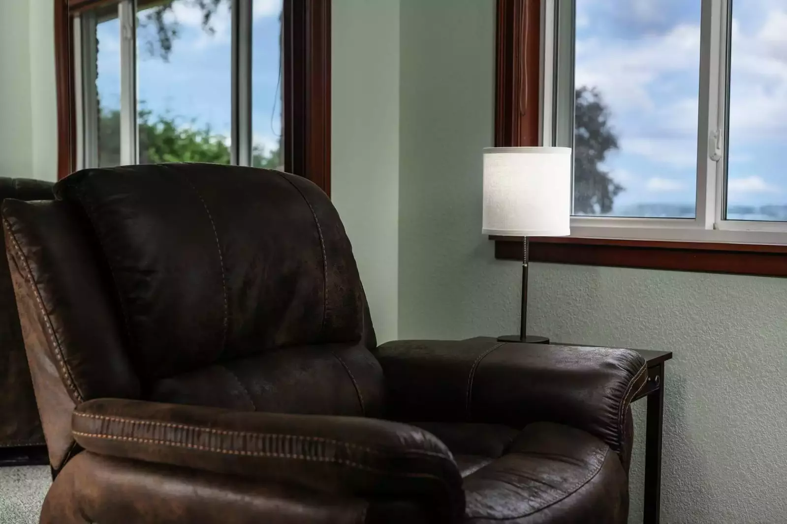 "The bedrooms were spacious and the kitchen very well equipped. The views from the living rooms windows were to die for." - Willy