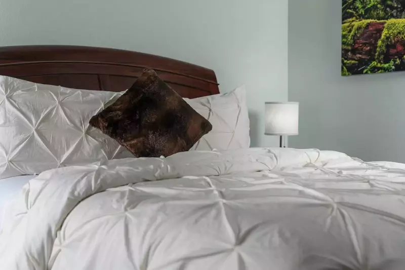 The linens were fresh, clean, large and fluffy and the beds were just like being at home.  -Tom F.