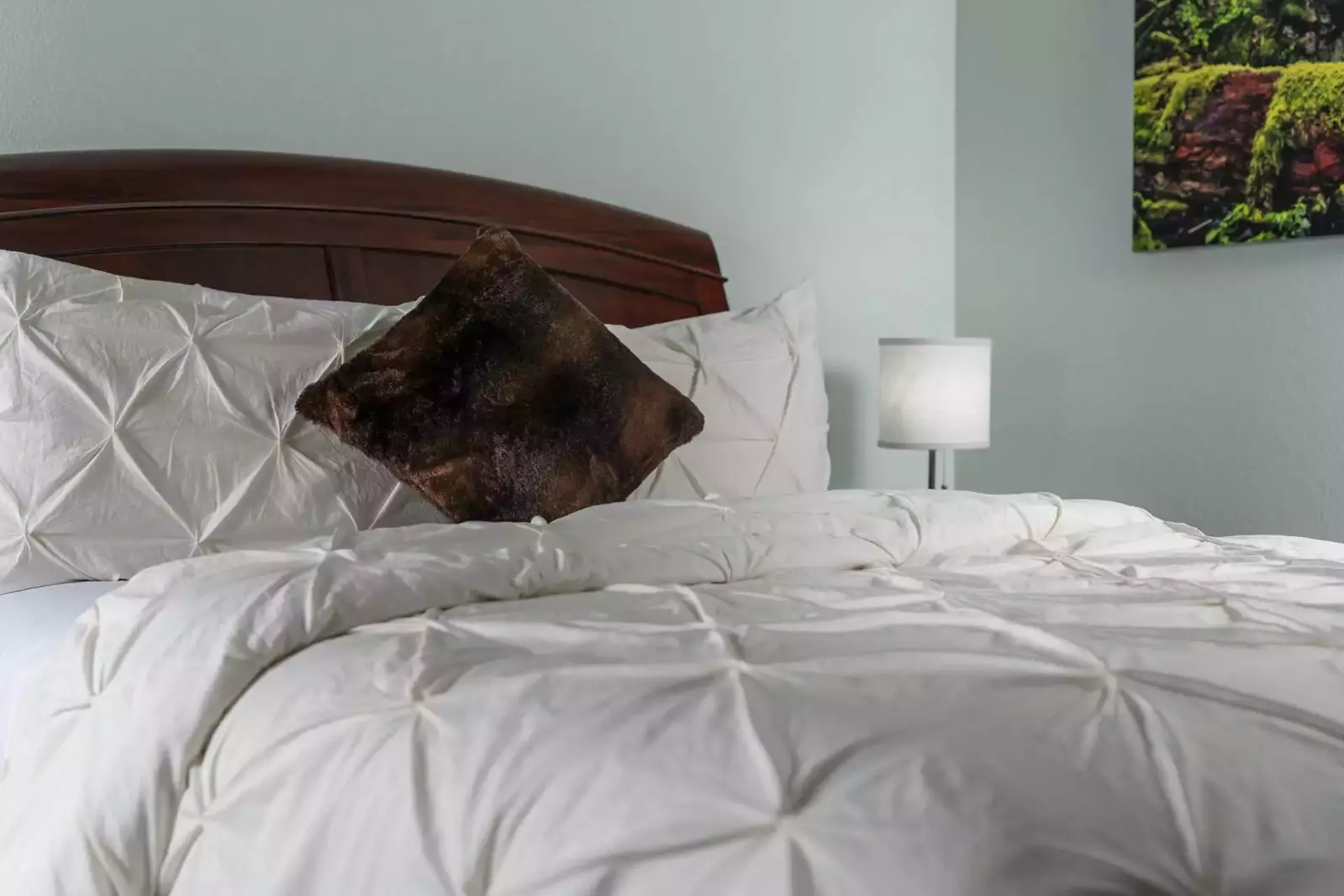 The linens were fresh, clean, large and fluffy and the beds were just like being at home.  -Tom F.