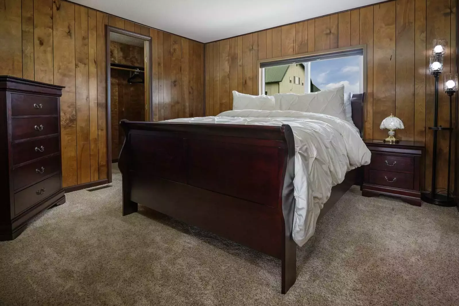 "Plenty of room for our group. This kitchens were well stocked and we did a fair amount of cooking. Beds were comfortable." - J