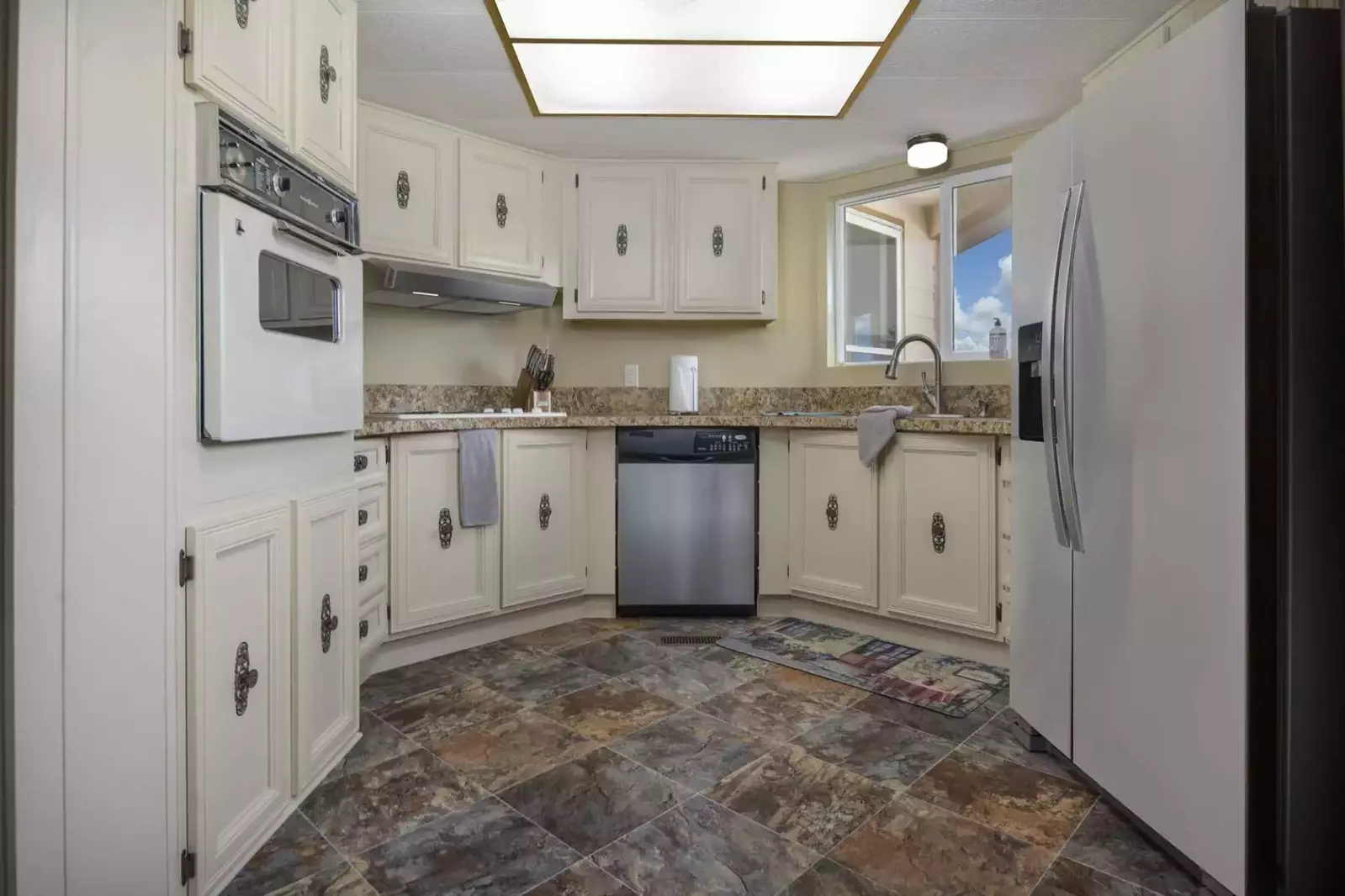 "Great for a large group! Plenty of space. The kitchen was well equipped to cook meals. And the property managers were extremely responsive" -Samantha