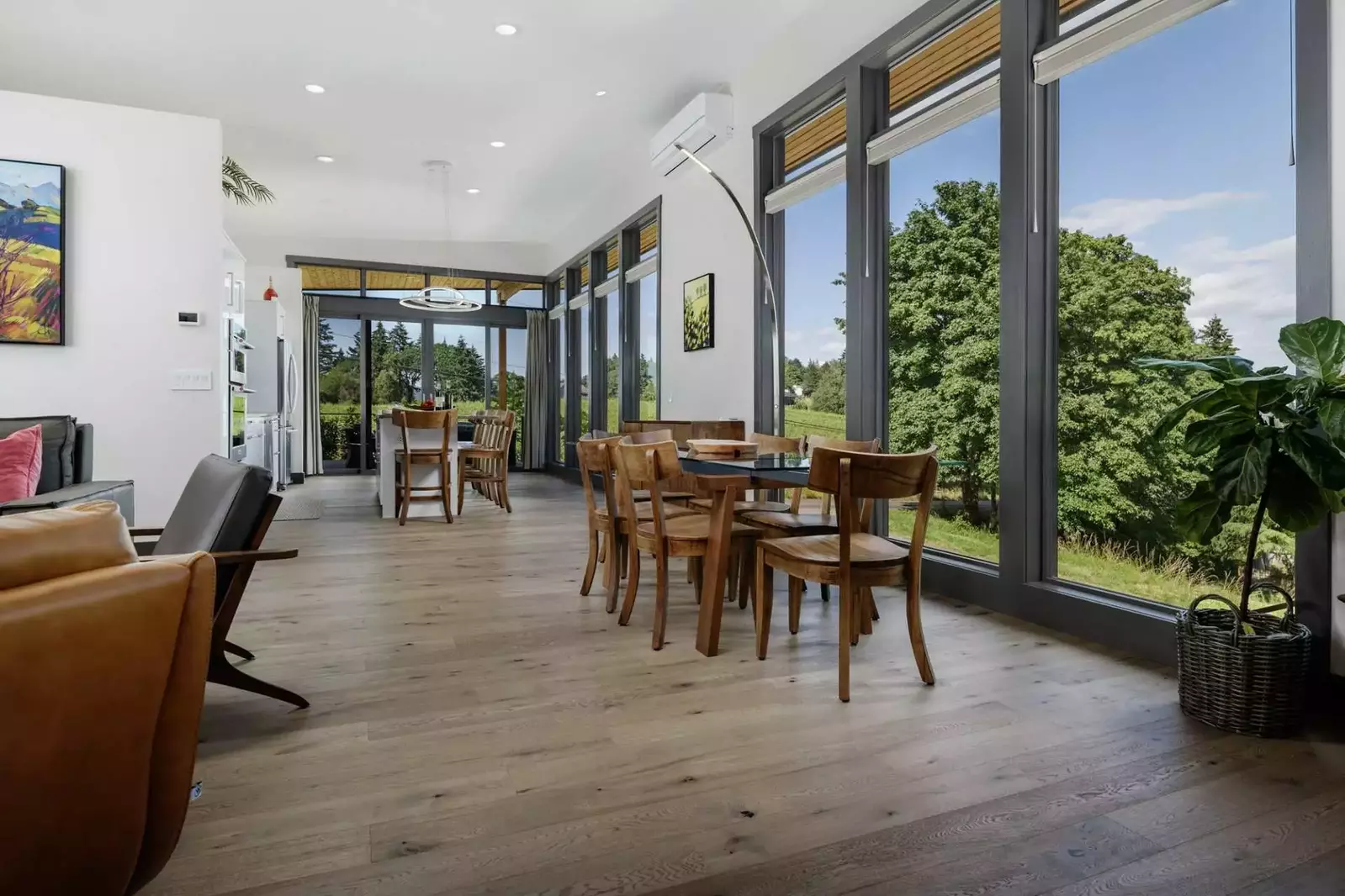 It's super well furnished and appointed from Kitchen, to baths, to bedrooms to common and dining areas.  -Mike H.