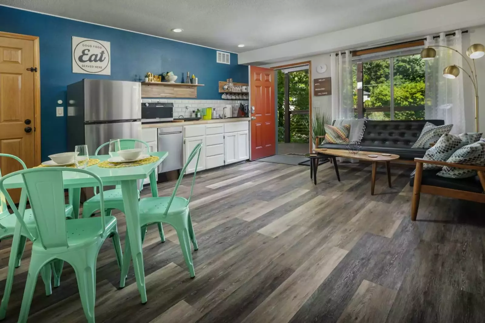 Welcome to Washington Park Place! Please enjoy our charming rental in the heart of southwest Portland, Oregon.