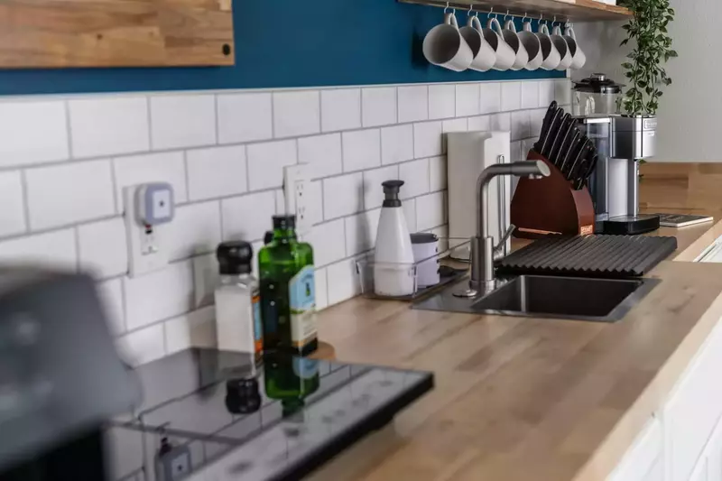 It was extremely clean and cozy, and had everything we needed to be comfortable. Also very quiet and private.  -Liz