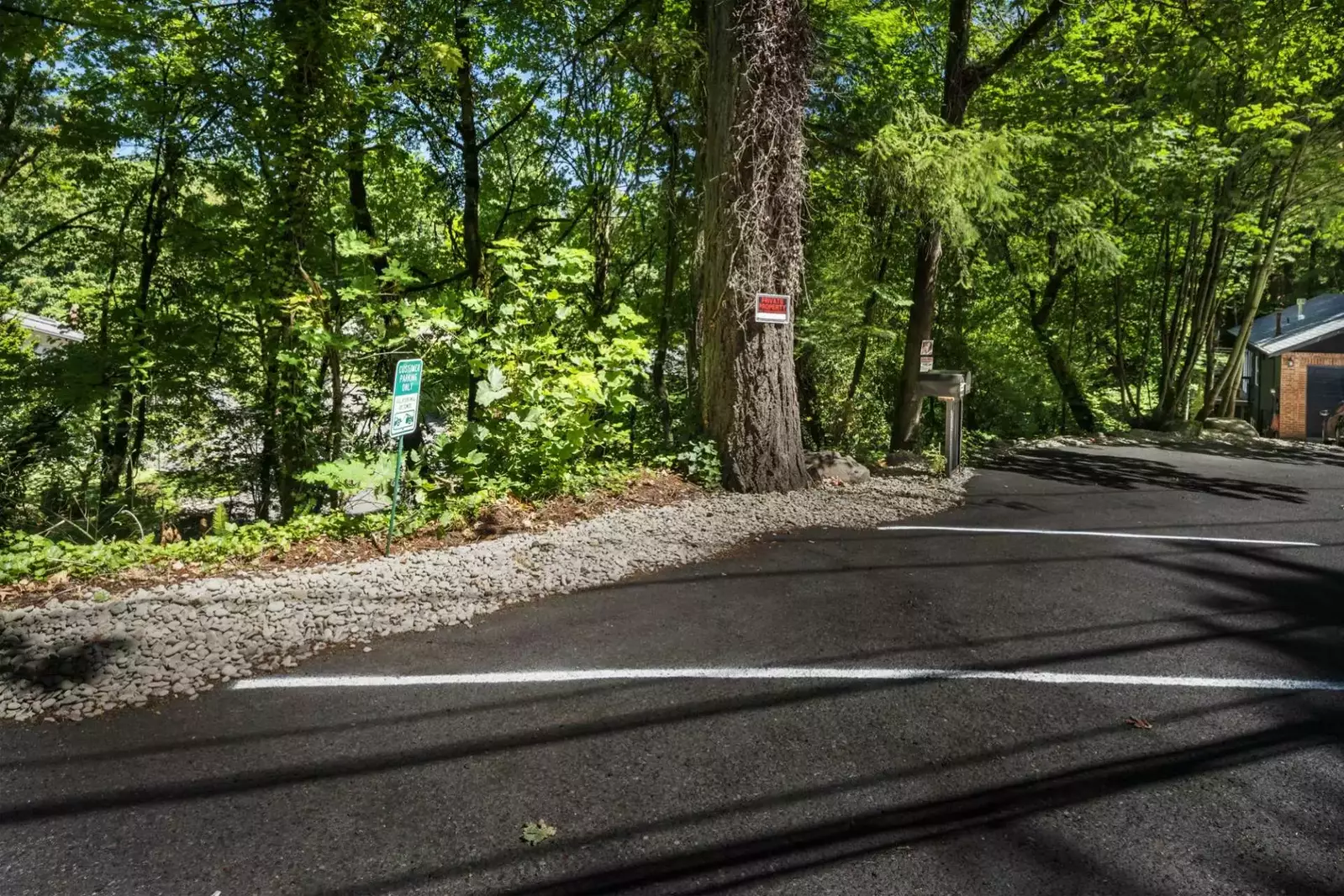 Great little place in the hills right next to the heart of Portland's attractions.  -Erica