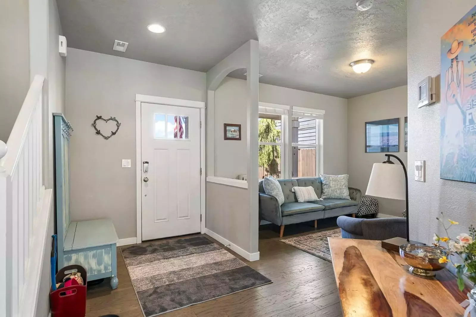 Bend is a vibrant city on the Deschutes River. It is full of delicious food, hip bars, and fun shops.