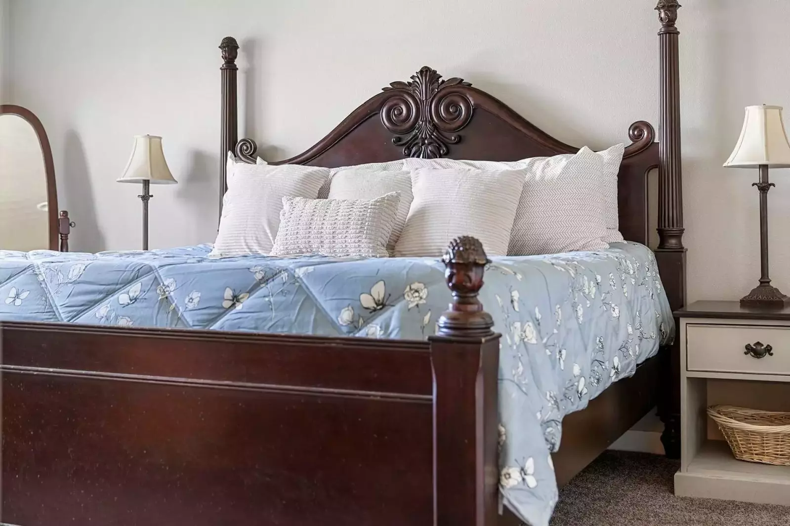 "Very nice and spacious home in a cute and quiet neighborhood!" - Hannah