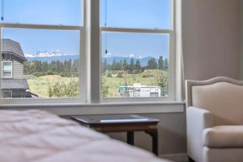 Bend is close to beautiful natural splendors like the Deschutes River, Three Sisters, Mt Bachelor, Newberry National Volcanic Monument & more!