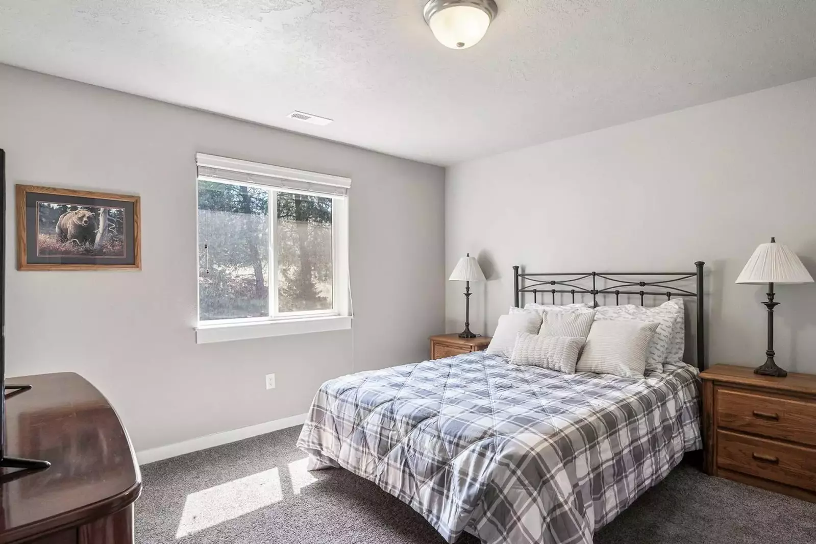 The High Desert Haven has two king beds, a queen, a bunk combo, and a twin.